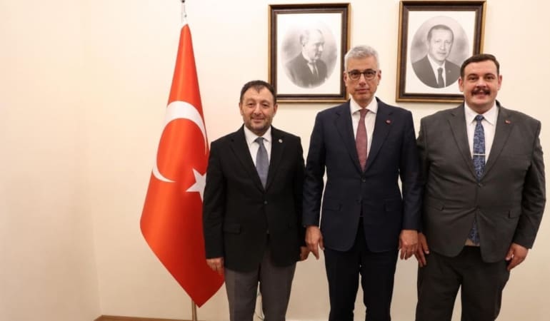 Isparta’ya Sağlıkta Büyük Hamle! Bakanlık Kapıları Aralandı, Sürpriz Yatırımlar Yolda!