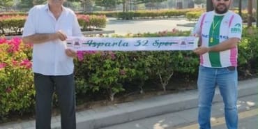 Kutsal Topraklardan Ispartaspor’a Coşkulu Selam: Cidde’de Yeşil-Pembeli Rüzgar Esti!