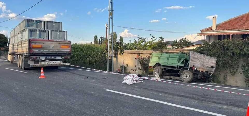Şarkikaraağaç Salur’da Yürek Burkan Kaza: Anne Hayatını Kaybetti, Oğlu Ağır Yaralı!