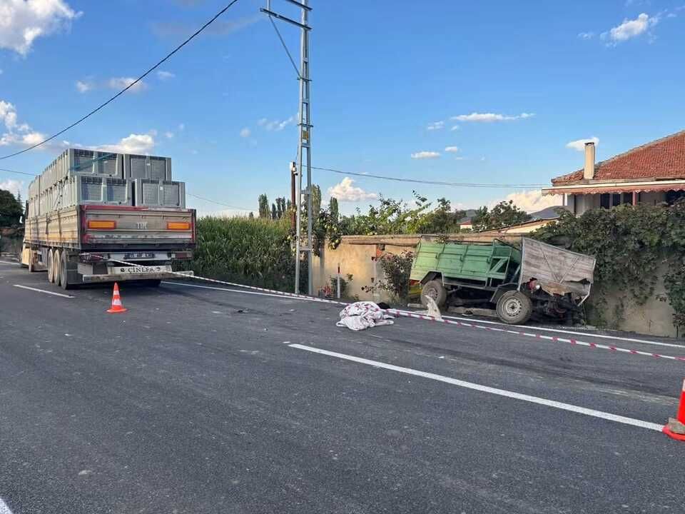 Şarkikaraağaç Salur’da Yürek Burkan Kaza: Anne Hayatını Kaybetti, Oğlu Ağır Yaralı!