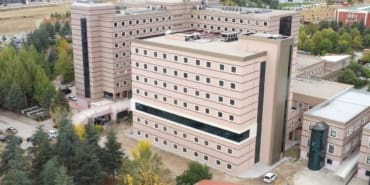 SDÜ’de Sendika Depremi: Yönetim Topluca İstifa Etti, Başkanın Görevi Sona Erdi, Yüzlerce Üye Ayrıldı!