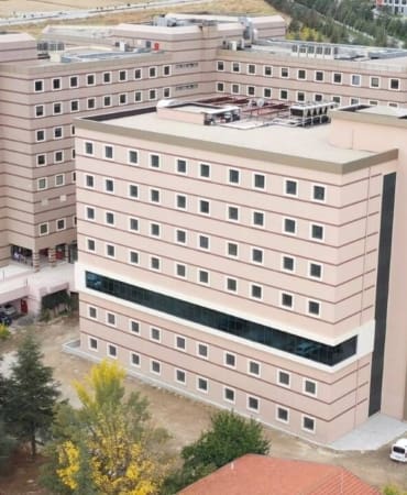 SDÜ’de Sendika Depremi: Yönetim Topluca İstifa Etti, Başkanın Görevi Sona Erdi, Yüzlerce Üye Ayrıldı!