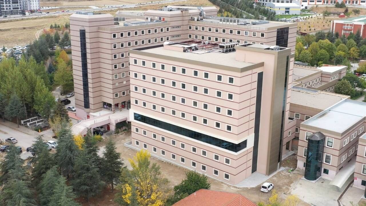 SDÜ’de Sendika Depremi: Yönetim Topluca İstifa Etti, Başkanın Görevi Sona Erdi, Yüzlerce Üye Ayrıldı!
