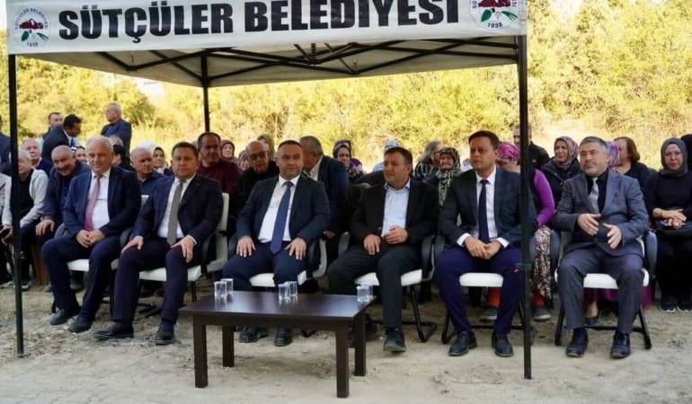 Sütçüler’de Öğrencilere Müjde! Yeni Yurt Kapılarını Dualarla Açtı