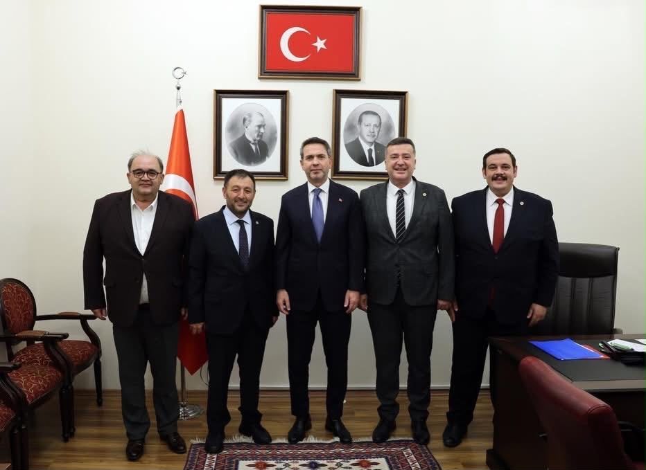 Yalvaç’ın Geleceği İçin Ankara Mesaisi: Bakan Bayraktar’a Kritik Projeler Sunuldu!
