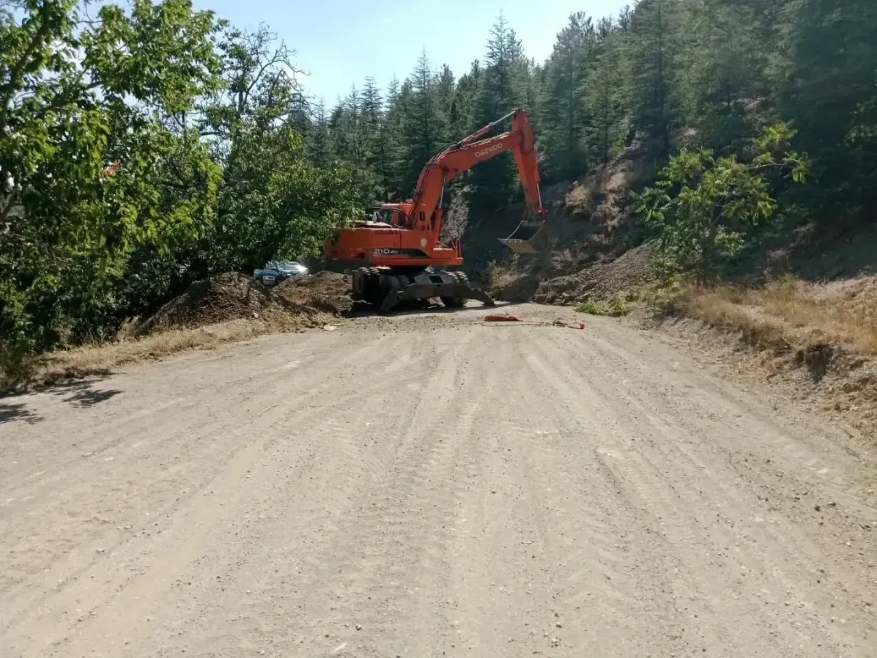 Yalvaç’ta Yağmur Sularına Karşı Dev Hamle: Yollar Güvenli Hale Geliyor!