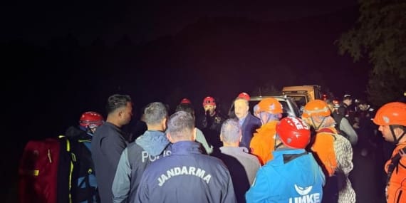 Yazılı Kanyon’da Gerilim Dolu Kurtarma Operasyonu: 3 Kişi Kurtarıldı, 10 Kişiyle İrtibat Sağlandı!